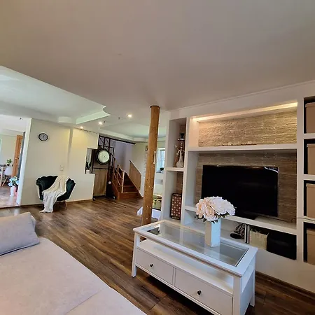 Family Natan & Nataly 펜션 Muuga